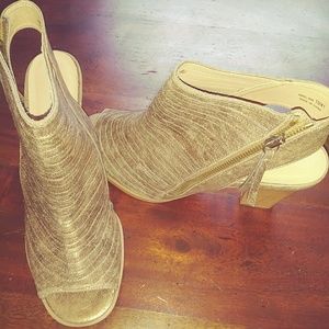 Bootie with peep toe